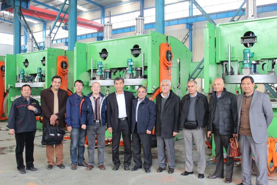 চীন QINGDAO SHENGHUALONG RUBBER MACHINERY CO.,LTD সংস্থা প্রোফাইল